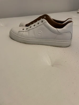 Skor  - Aigner skor utan snöre