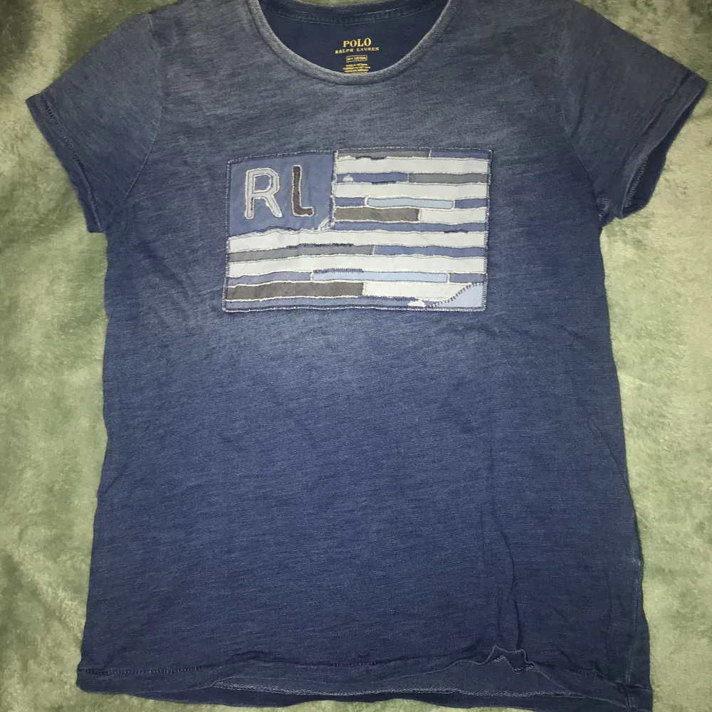 Blå Polo Ralph Laurent T-shirt stl M. T-shirts.