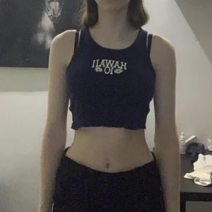 Navy blue topp - En navy blue topp som aldrig använts || Köparen står för frakt ||