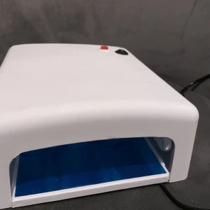 Uv lampa - Slutat med naglar därav vill jag sälja min uv lampa 