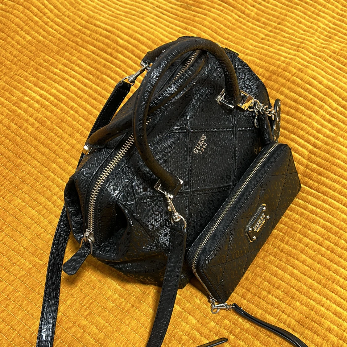 Guess väska, plånbok  - 90