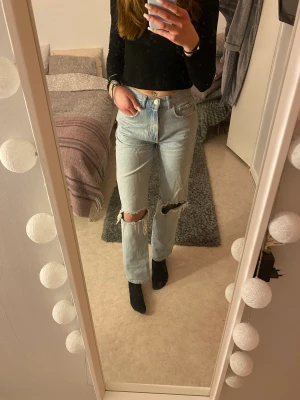 Gina jeans  - Säljer dessa jeans från Gina då dom inte längre kommer till användning💗köparen står för frakten!💗