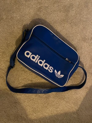 Adidas väska - Oldschool väska
