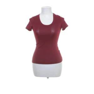 Tajt tröja - Säljer denna snygga tröja som sitter jättefint på kroppen ⭐️⭐️