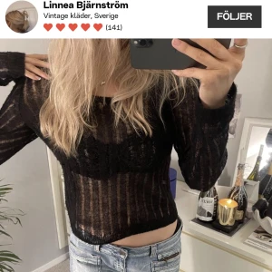 Weekday tröja - (Lånad första bild) jag säljer min jättefina tuntstickade tröja från weekday! Köpt för 399 men aldrig använd😊det är strl L men skulle säga att den blir lite lösare på xs-m och lite tajtare på L. Skriv om ni är intresserade😊😊