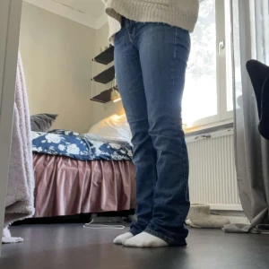 Låga jeans  - Låga jeans från Esprit. Bra skick. sälja för d inte kommer till användning. skriv för fler bilder! Köparen står för frakt