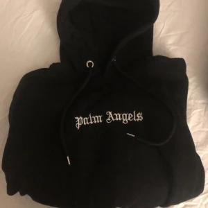 Palm angels hoodie - Storlek M, knappt använd. Pris kan vi diskutera privat🪐