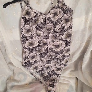 kroppsdräkt - Säljer den klänningen, använda inte, 