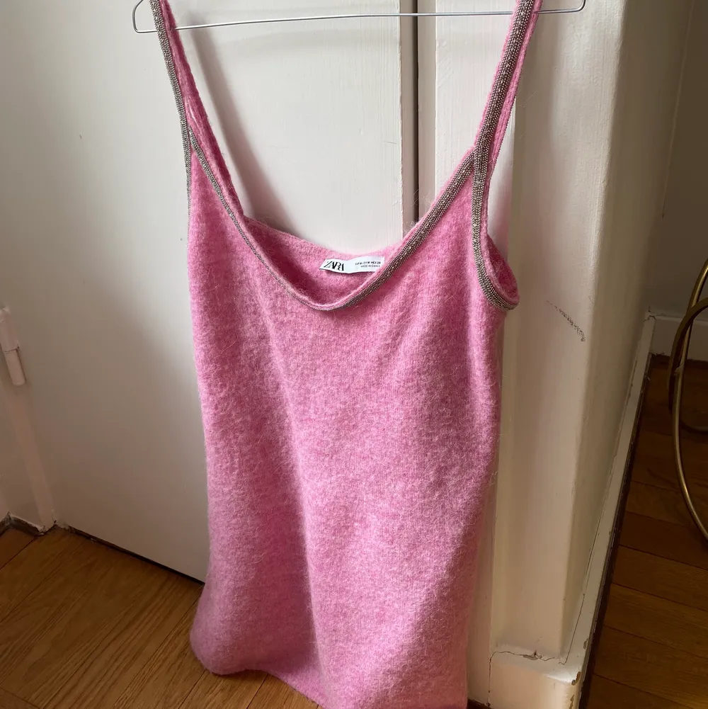 Kort rosa klänning från Zara som jag använt en gång. Så nyskick!. Klänningar.