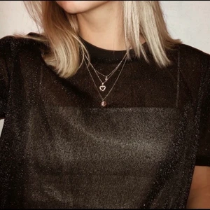 Glittertopp - Glittrig topp från PIECES 