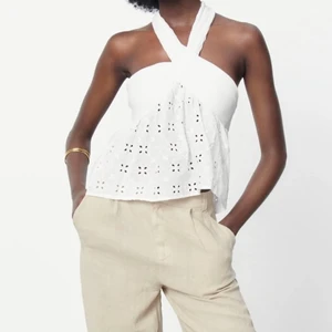 Topp zara💓💓 - Super fin sommartopp från zara som tyvärr inte har kommit till användning. Endast testat och har prislappen kvar💕 Storlek S💖