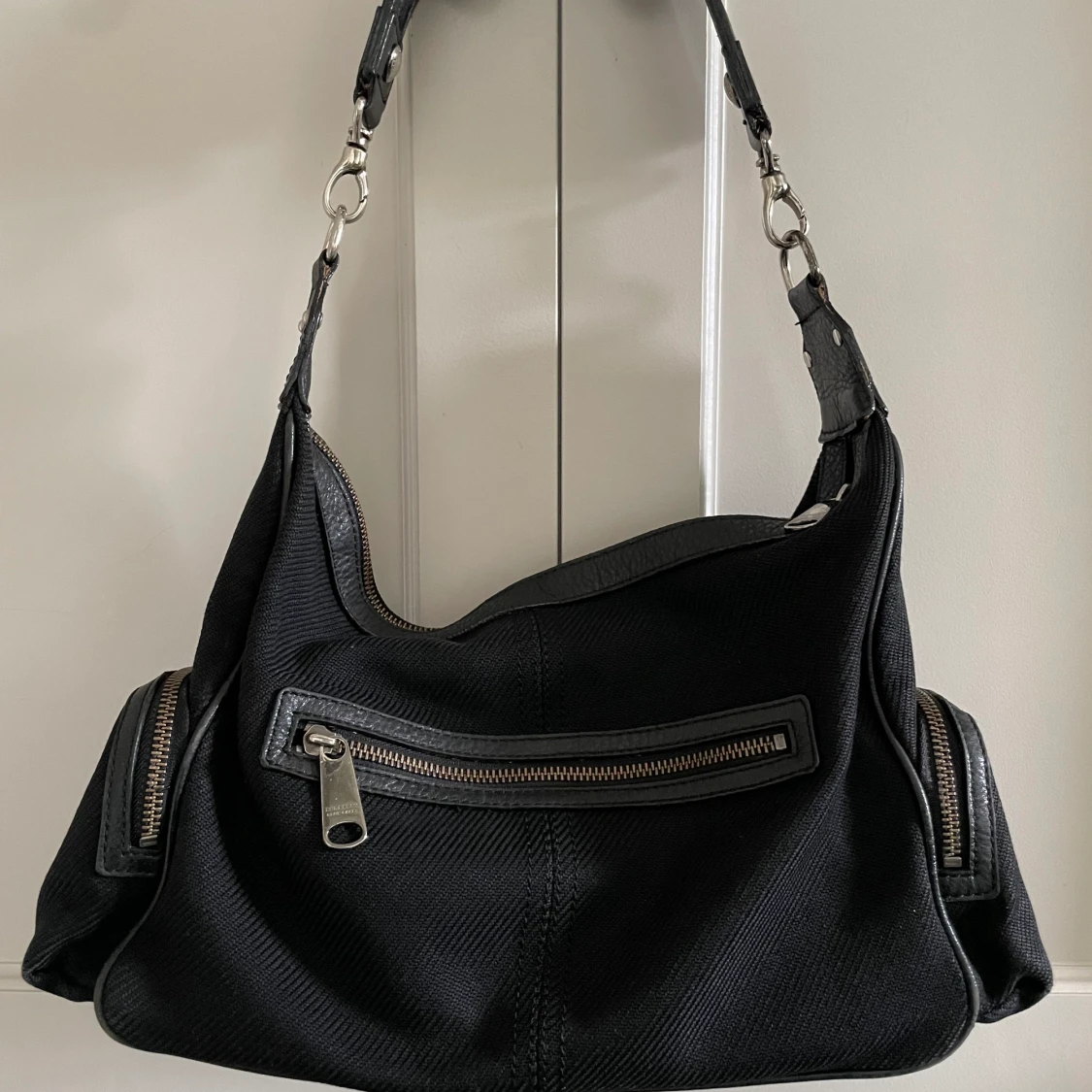 Burberry handbag  - 90