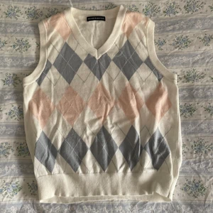 Väst  - Jättefin väst från Brandy Melville använd fåtal gånger!! :)