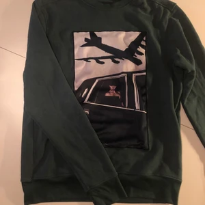 Limitato storlek M - Säljer nu denna limitato sweatshirt i storlek M den är i riktigt bra skick och nypris är 2700kr