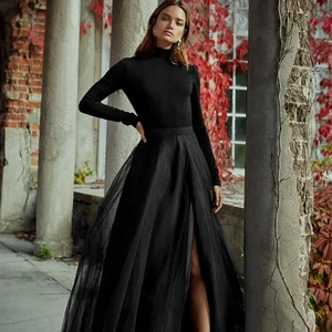 SÖKER Ida Lanto x Nelly.com - SÖKER denna svarta långklänning i 36 eller 38 beroende på storleken. 