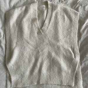 Stickad topp från Mango i storlek 38💕 - 💕