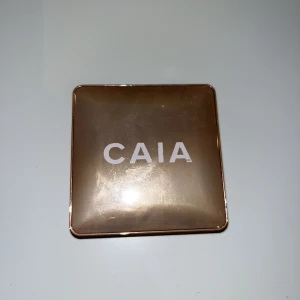 Caia highlighter  - Säljer min caia highlighter i färgen portofino. Nypris 325kr. Säljes för 260kr inklusive frakt. Pris kan diskuteras. Skriv för fler bilder💗