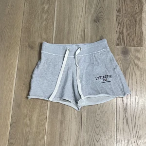 Lexington shorts - Superfina mjukis shorts från lexington i storlek 36. Använda en gång. 