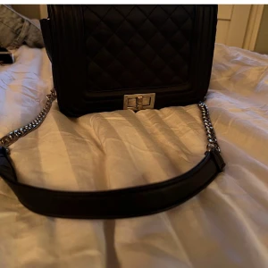 Väska - Väska från ur och Penn köpt för 249kr. Säljer pga flytt. Använd gärna köp nu💓🥰