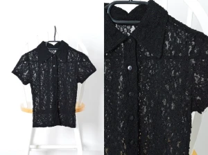 Spetsblus xs - Blus köpt secondhand i storlek xs, i bra skick.