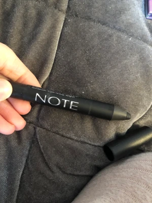 Eyeshadow pencil  - Eyeshadow pencil från note ! Frakt tillkommer på 15kr