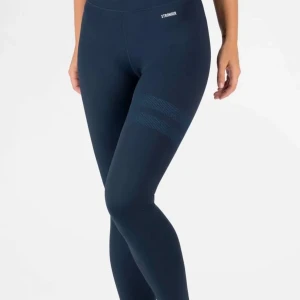 Stronger - träningsbyxor - Ser exakt ut som på bilden men med vita prickar. Använda men i bra skick. 