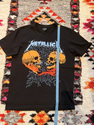 Matlica tshirt strl M - Band tröja köpt för 500kr och är i toppenskick