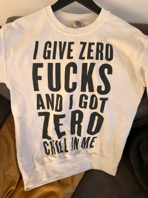 Ariana Grande merch - Säljer min AG merch från dangerous women tour. Köpt på konserten. Använd men ändå i helt okej skick 