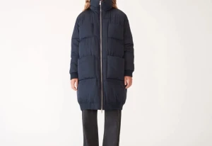 Hailey Deepwell Caron Wester - 100% polyester Varm  Bra storlek oversize 