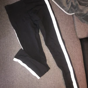 Leggings stl s - Leggings stl s från hm. Bra skick 30kr pp 