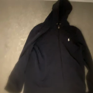Polo hoddie - Fin tröja i bra skick