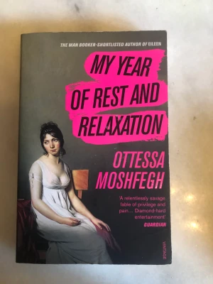 My year of rest and relaxation - bok - In english. Used but still in good condition overall (originally 169kr) Can meet in Stockholm