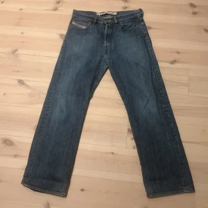 Diesel jeans  - Super snygga bagge diesel jeans i super skick! Storlek 31, man! Kontaktas ifall det behövs precisare mått!