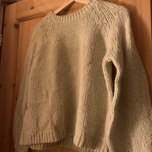 Stickad  - Oanvänd stickad tröja, köpt från Zalando 