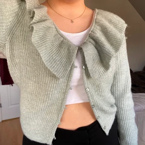 Grön kofta - Söt grön kofta från hm. Stolek S.