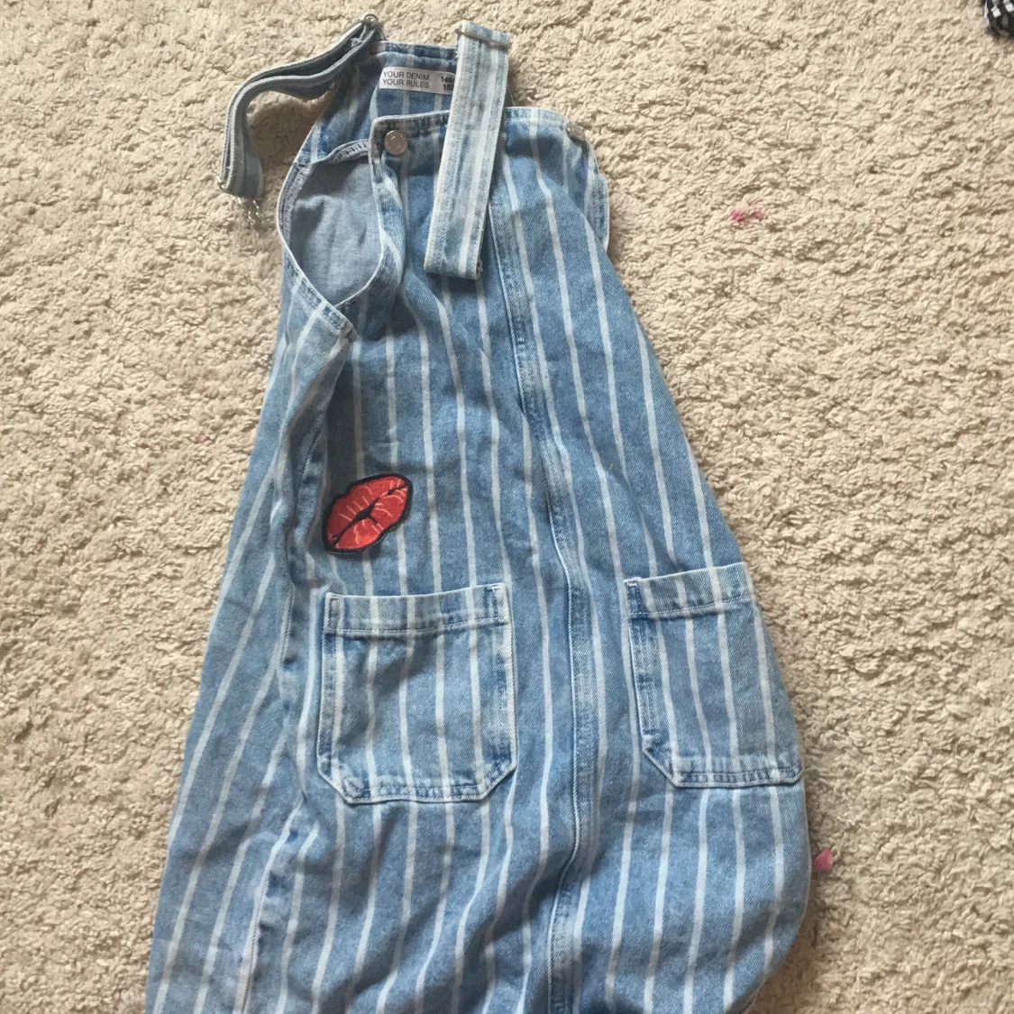 Hängselklänning stolek 146/152