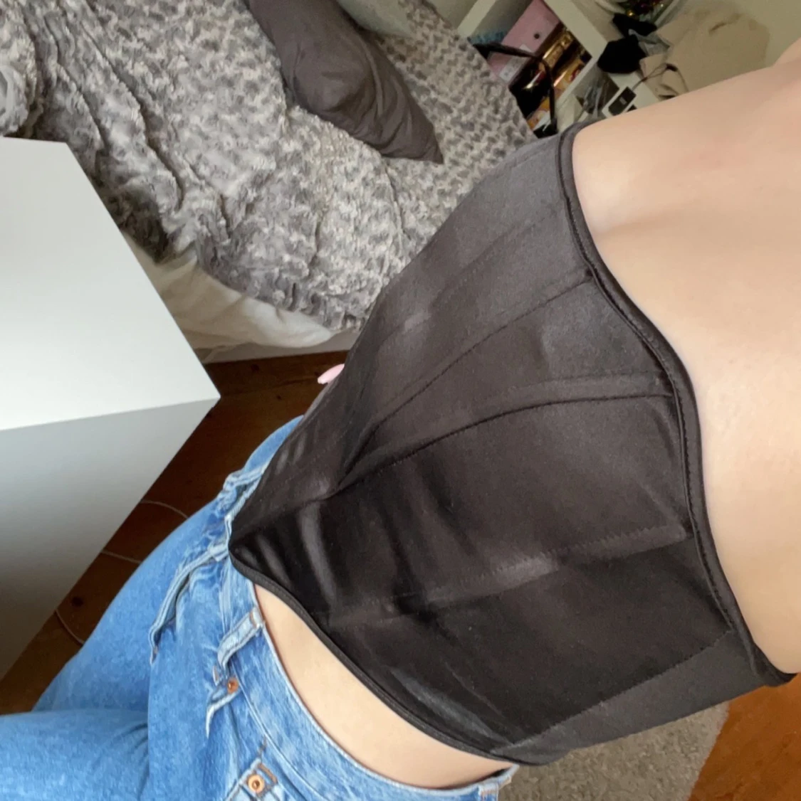 Corset topp i glansigt svart! - 90