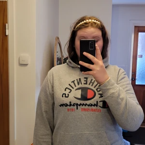 Champion hoodie - Den är använt men ändå i bra skick