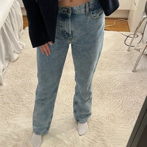 Jeans - Säljer dessa lågmidjade jeans från asos knappt använda i str 26/32