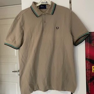 Vintage Fred Perry Piké  - Vintage Fred Perry Piké frn 90 talet, storlek medium och fina färger 