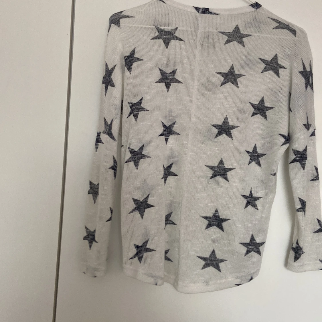 Långärmad tröja med stjärnor - 91