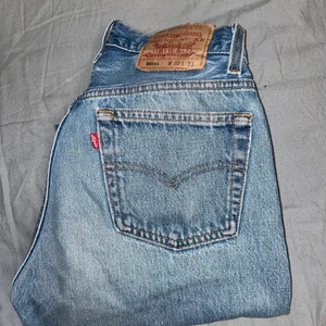 Levis 501 - Blåa Vintage Levis 501 jeans 💜 300 + 66 (frakt) skulle säga att det är storlek S