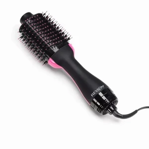 Revlon - Säljer denna Revlon varmluftborste pga att jag inte använder den💗 använd max 5 gånger! I nyskick! Priset går att diskutera vid snabb affär