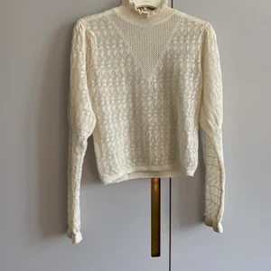 Stickad blus  - Söt Stickad blus, liten i storleken. 