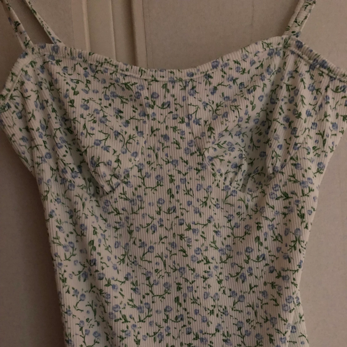 Blommig klänning  - 91