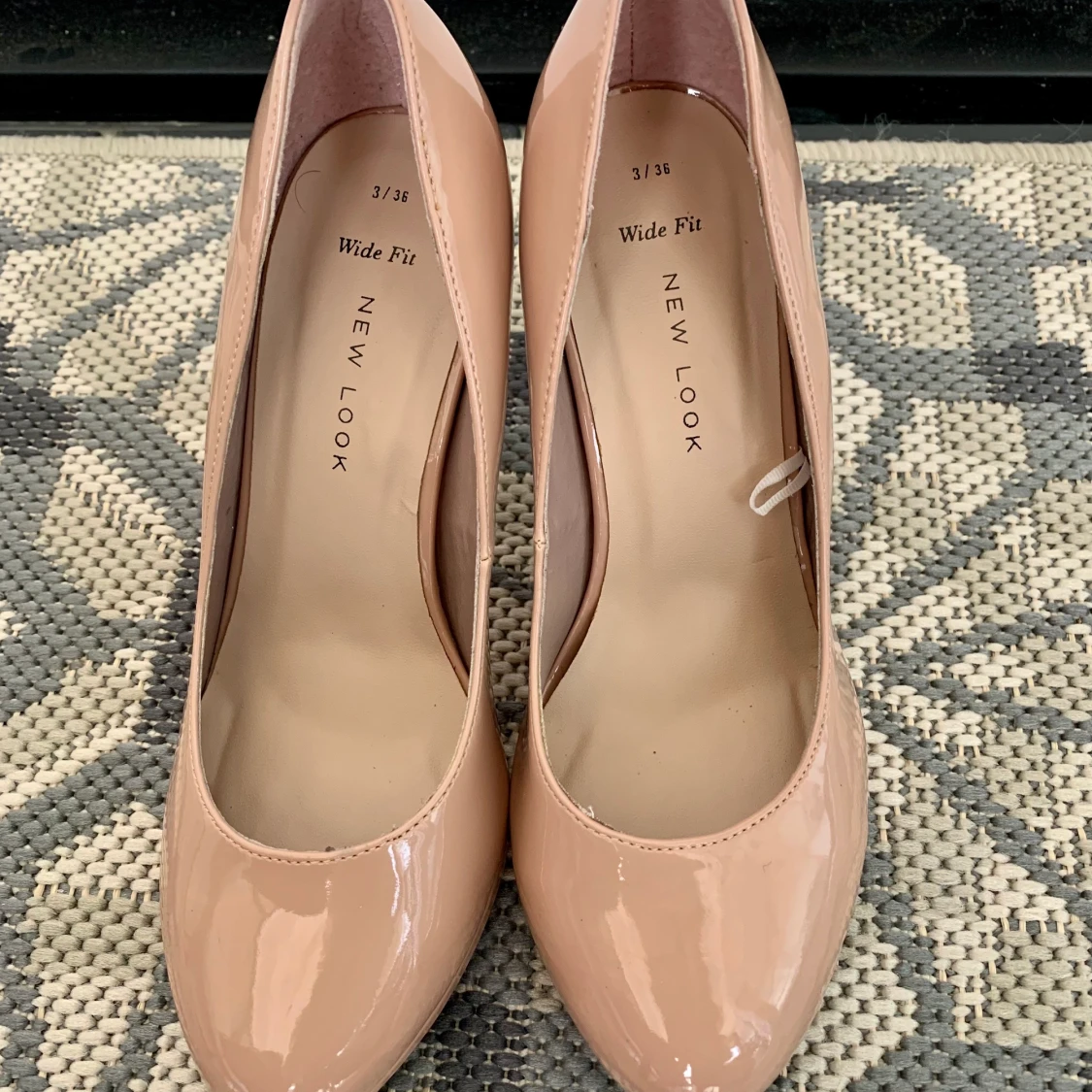 Klackskor i rosa lack strl 36 - 90