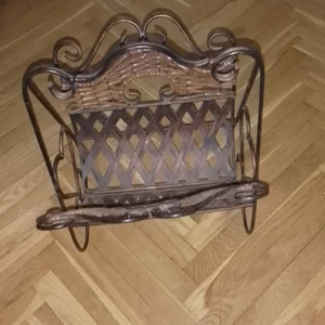 Anik tidningställ - As ntik