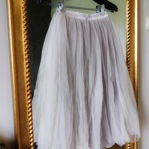 TYLLKJOL LJUSGRÅ/ROSA - Fluffig princesskjol i tyll. Flera lager. Nypris 576:-