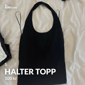 Halter topp - Helt oanvänd från mango Bilden är från min egna tise (@vr123)