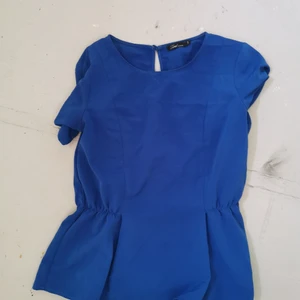 Blus loul edition strl 38 - Blus i bra skick. 